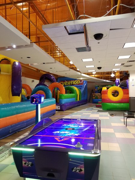 Giggles-N-Wiggles Bouncer, Arcades family entertainment center