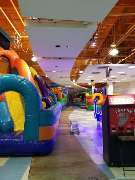 Giggles-N-Wiggles Bouncer, Arcades family entertainment center photo 2