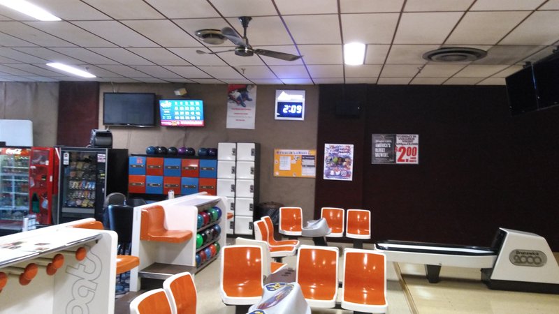 Slocum's Bowling, Bar, and Grille photo 4