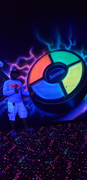 Putz n Glo Indoor Black Light Miniature Golf photo 4