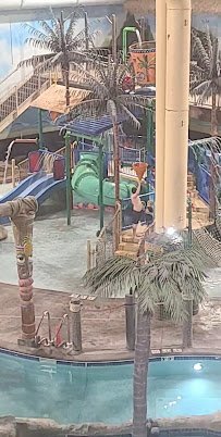 Edgewater Hotel and Waterpark photo 2