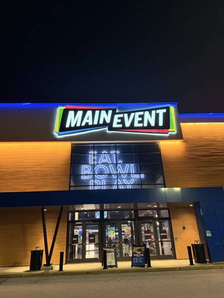 Main Event Chesterfield photo 5