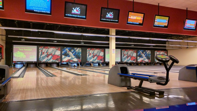 Lucky Strike Rocklin photo 3