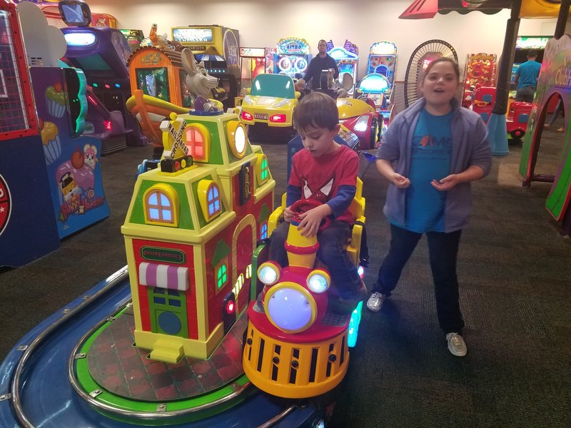 Chuck E. Cheese photo 4