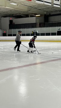 Julie Lipsky Ice Skating & Hockey Lessons at L.A. Kings Iceoplex in Simi Valley