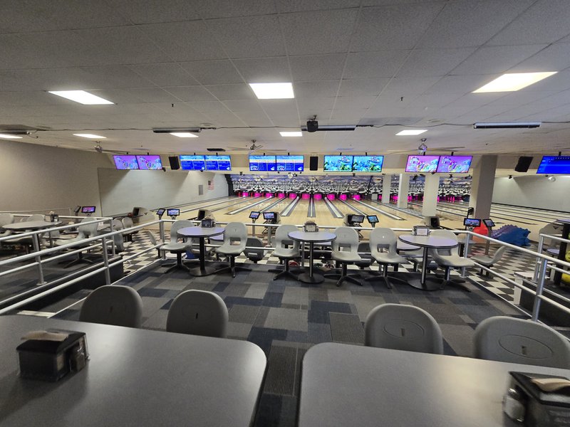 Surf Lanes Bowling Center & Grill photo 2