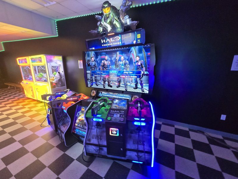 Surf Lanes Bowling Center & Grill photo 4