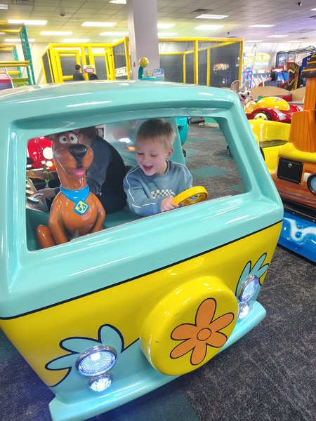 Chuck E. Cheese photo 4