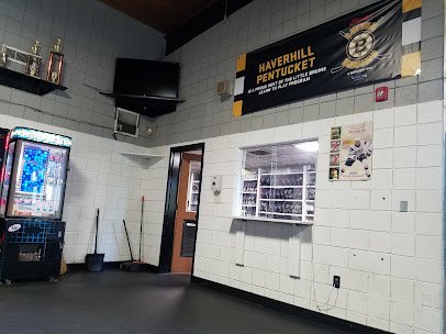 Veteran's Memorial Skating Rink photo 5