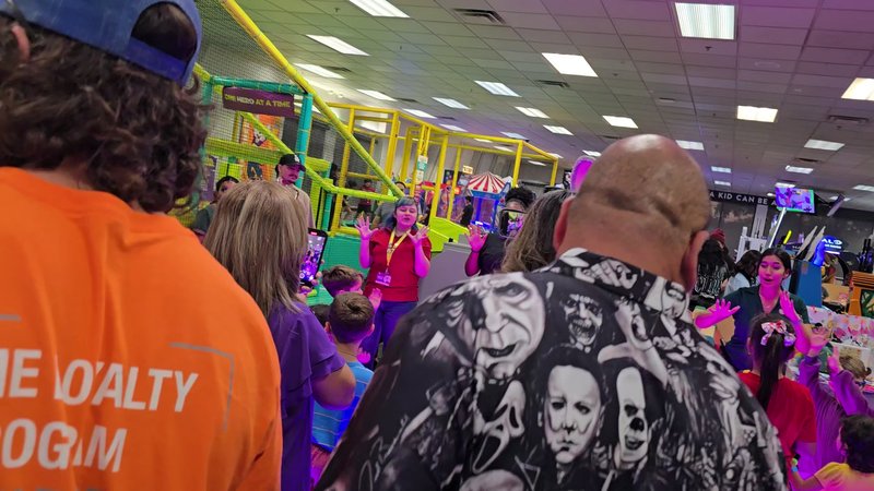 Chuck E. Cheese photo 2