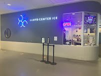Lloyd Center Ice Rink photo 4