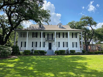 Kaminski House photo 3
