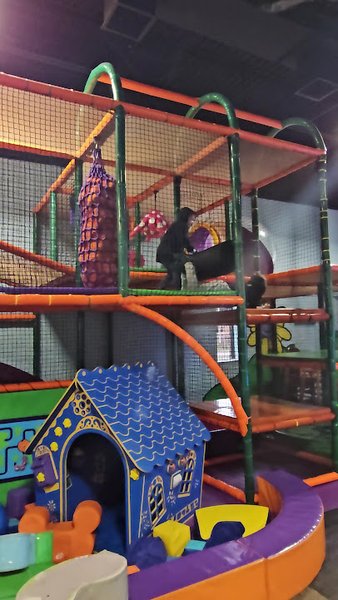 Kidsports Indoor Playground and Laser Tag photo 2
