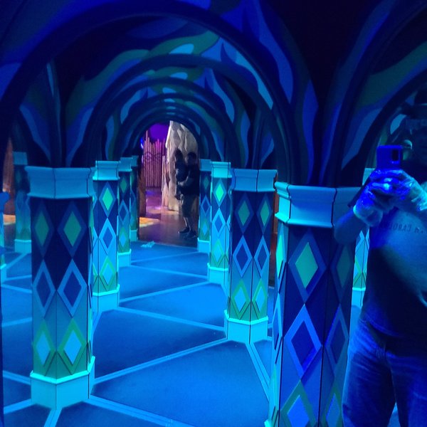 Gatlin's Island Mirror Maze photo 5