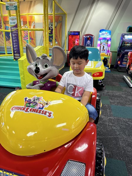 Chuck E. Cheese photo 3
