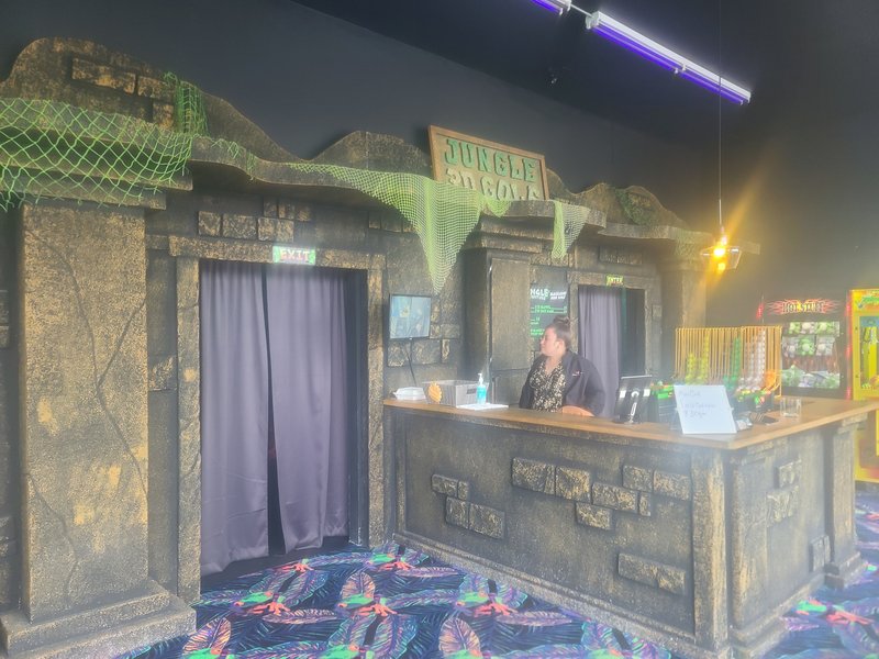 Jungle Adventure 3D Blacklight Mini Golf photo 4