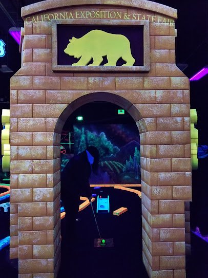 CaliGlo Indoor Entertainment photo 2