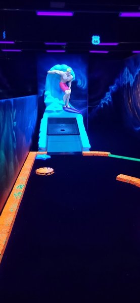 CaliGlo Indoor Entertainment photo 6