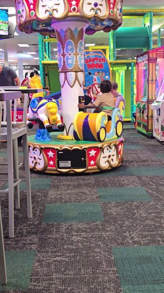 Chuck E. Cheese photo 3