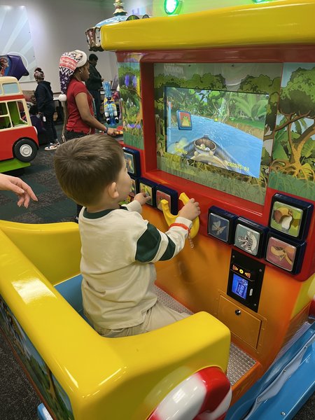 Chuck E. Cheese photo 4
