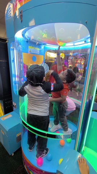 Chuck E. Cheese photo 2