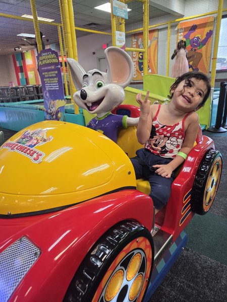 Chuck E. Cheese photo 4