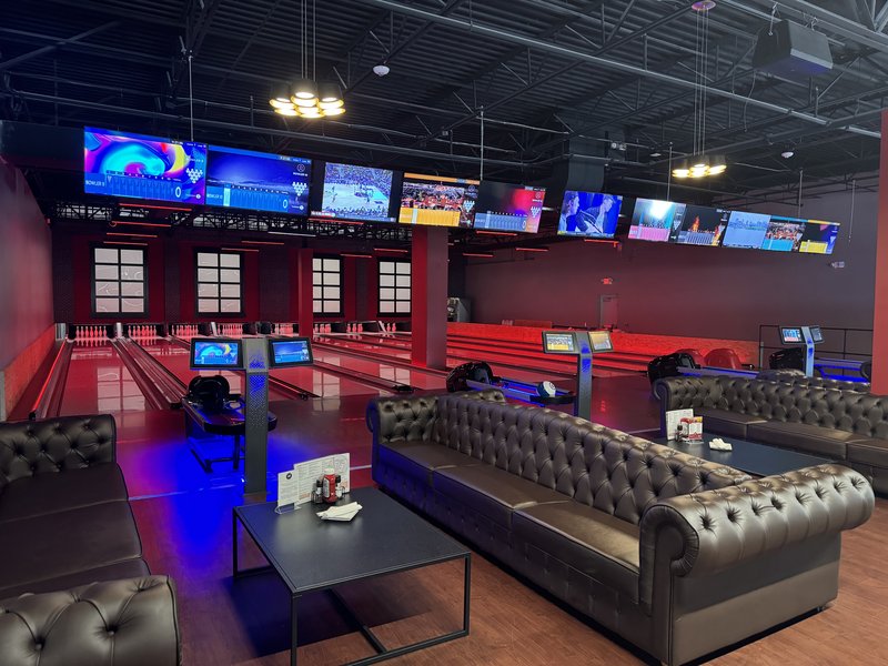 810 Entertainment - Estero photo 3