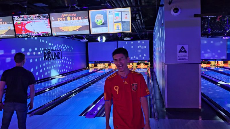 Round1 Bowling & Arcade Fashion District Philadelphia photo 2