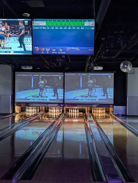 Round1 Bowling & Arcade Fashion District Philadelphia photo 5