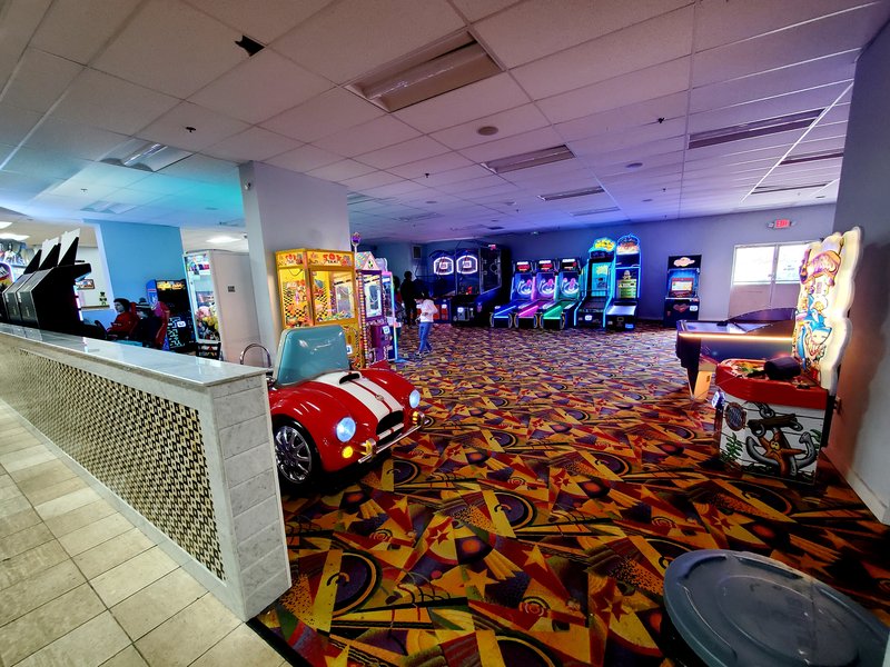 Hamilton Lanes and Entertainment Center photo 3