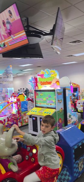Chuck E. Cheese photo 2