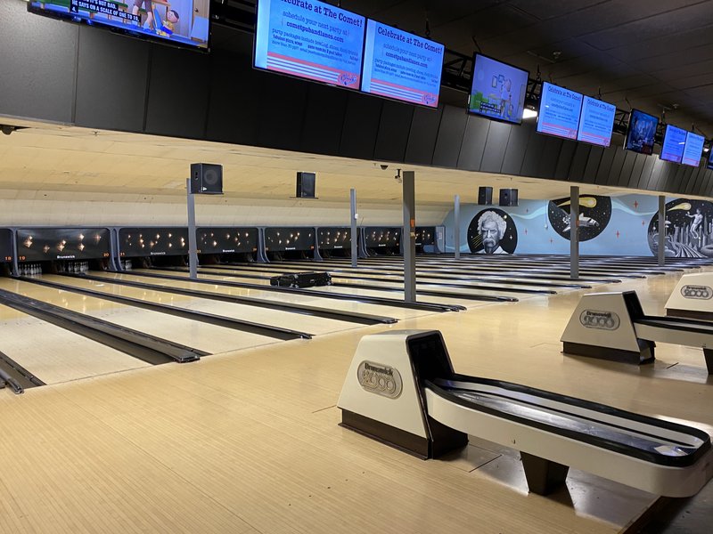 Comet Pub & Lanes