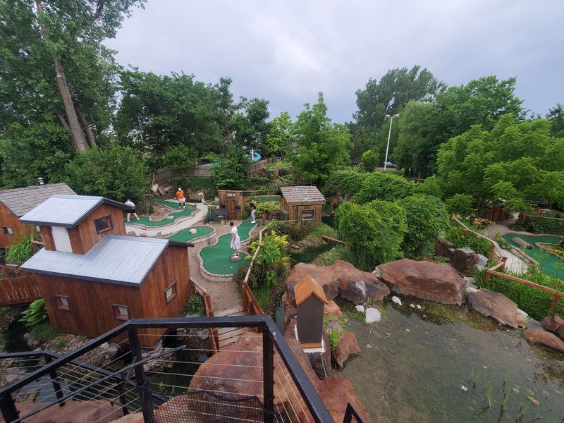 Crystal Cave and Falls Adventure Mini Golf