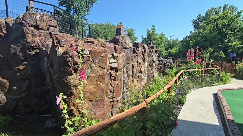Crystal Cave and Falls Adventure Mini Golf photo 2