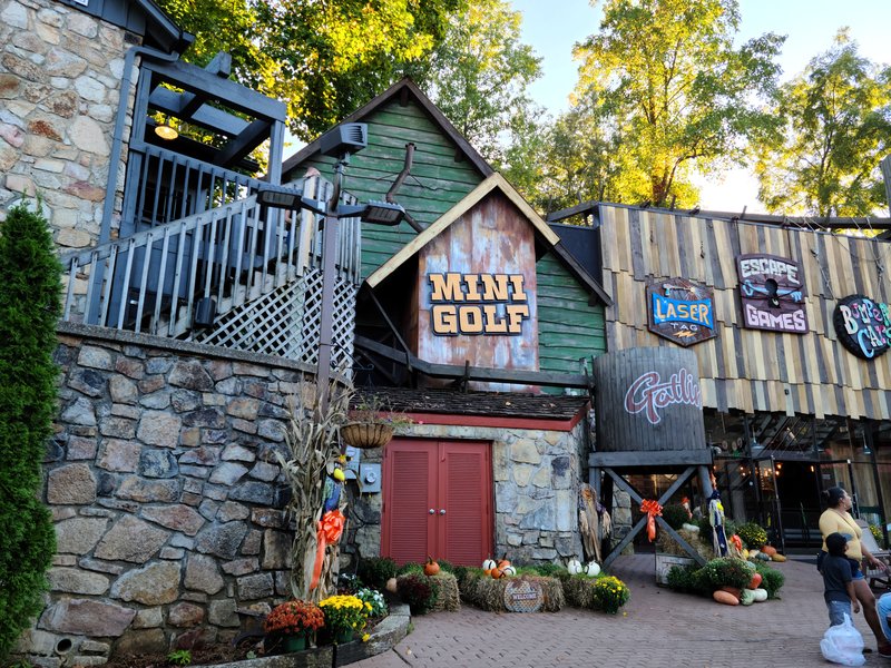 Gatlin’s Mini Golf photo 5