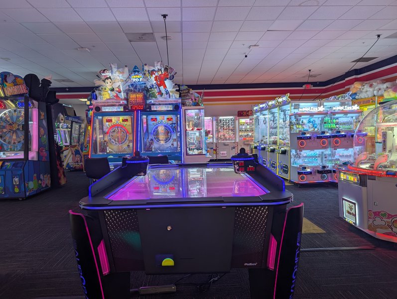 FunShare Arcade & Claw South Bay Galleria photo 2