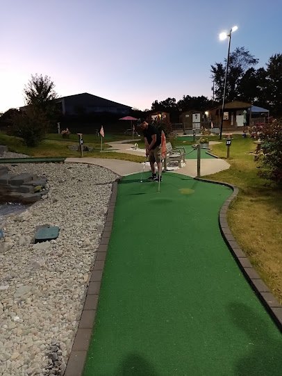 Rolling Hills Miniature Golf photo 3