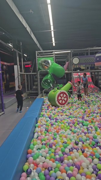 Max Funland photo 2