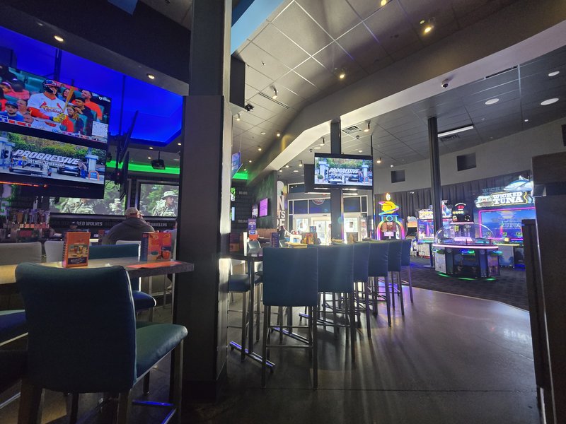 Dave & Buster's Rogers photo 6