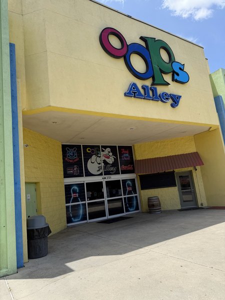 Oops Alley Family Entertainment Center photo 3