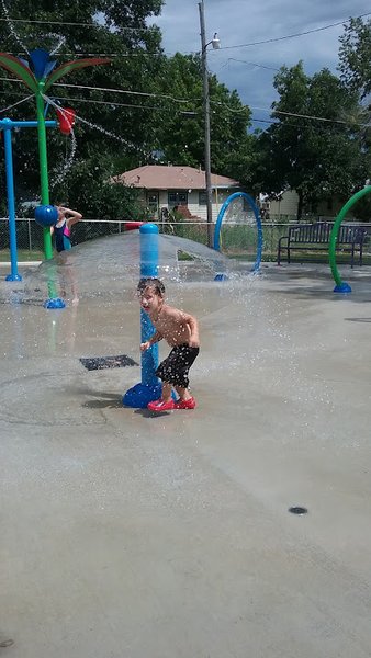 Young Park Splash Pad photo 6