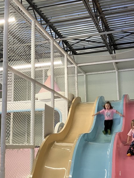 Momi Land Hilliard photo 5