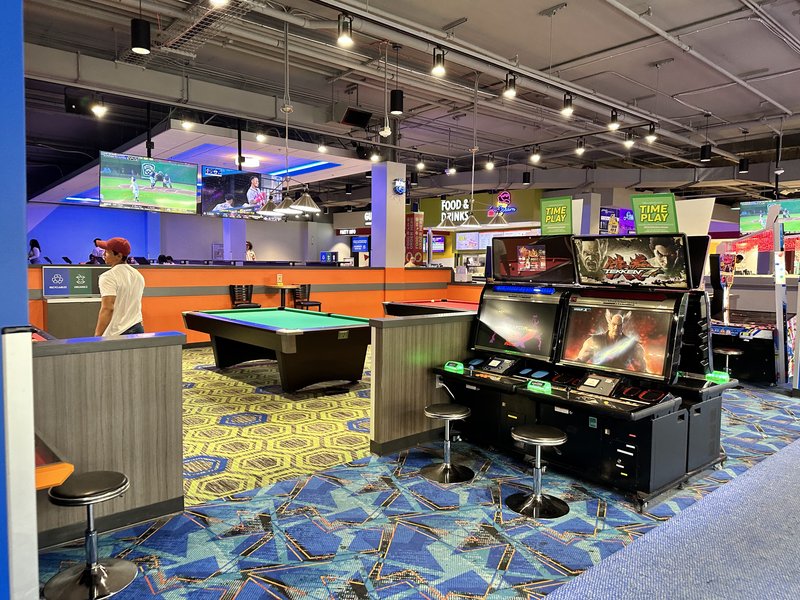 Round1 Bowling & Arcade Westfield Galleria at Roseville photo 5