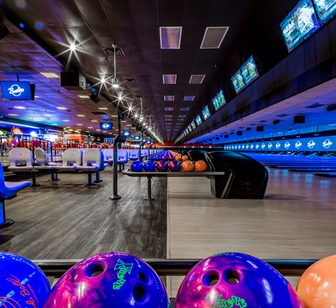 Bowlero Euless photo 4