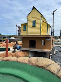 Lighthouse Market & Mini Golf