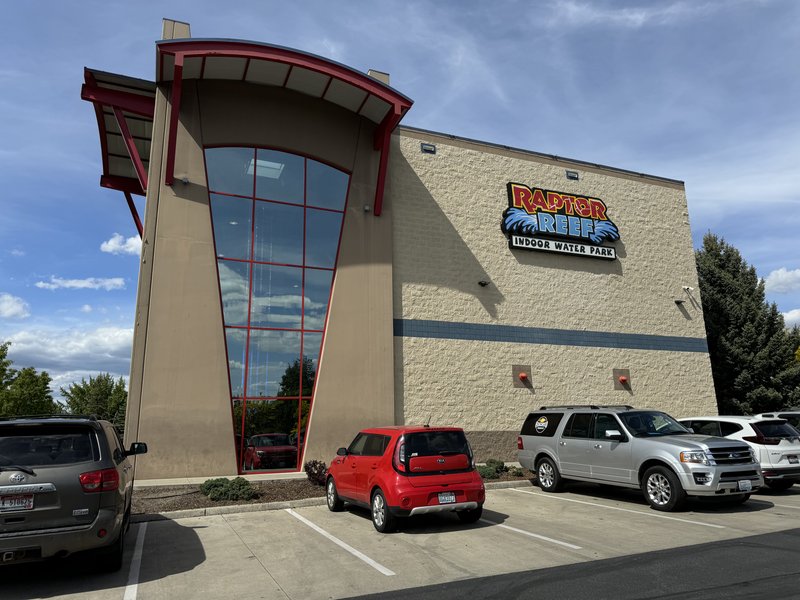 Raptor Reef Indoor Water Park photo 4