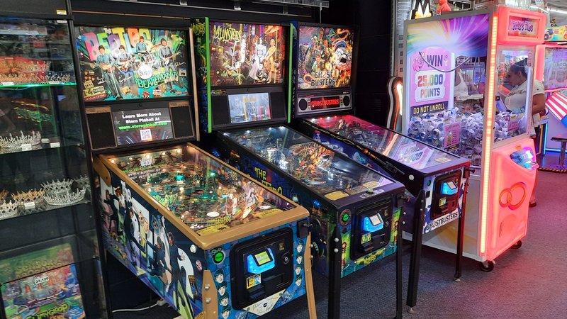 Zelky's Beach Arcade, South photo 6