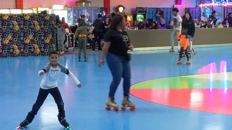 BonaVenture Skating Center - Always Clean - Family Friendly - Fun Park - Birthday Parties photo 2