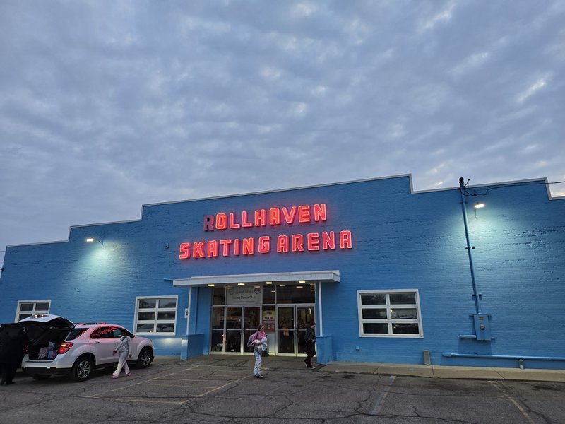 Rollhaven Skating Center-Flint, Grand Blanc Twp. photo 4