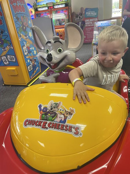 Chuck E. Cheese photo 3